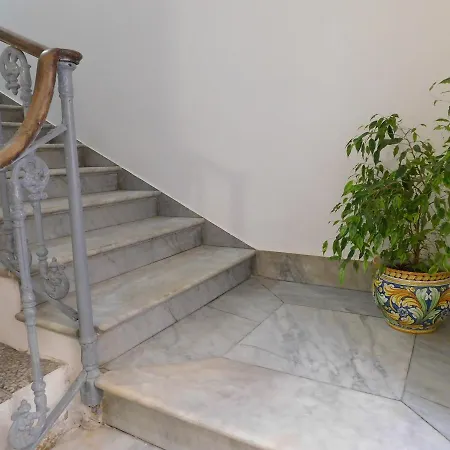Palazzo Dei Vespri Bed & Breakfast Caltagirone
